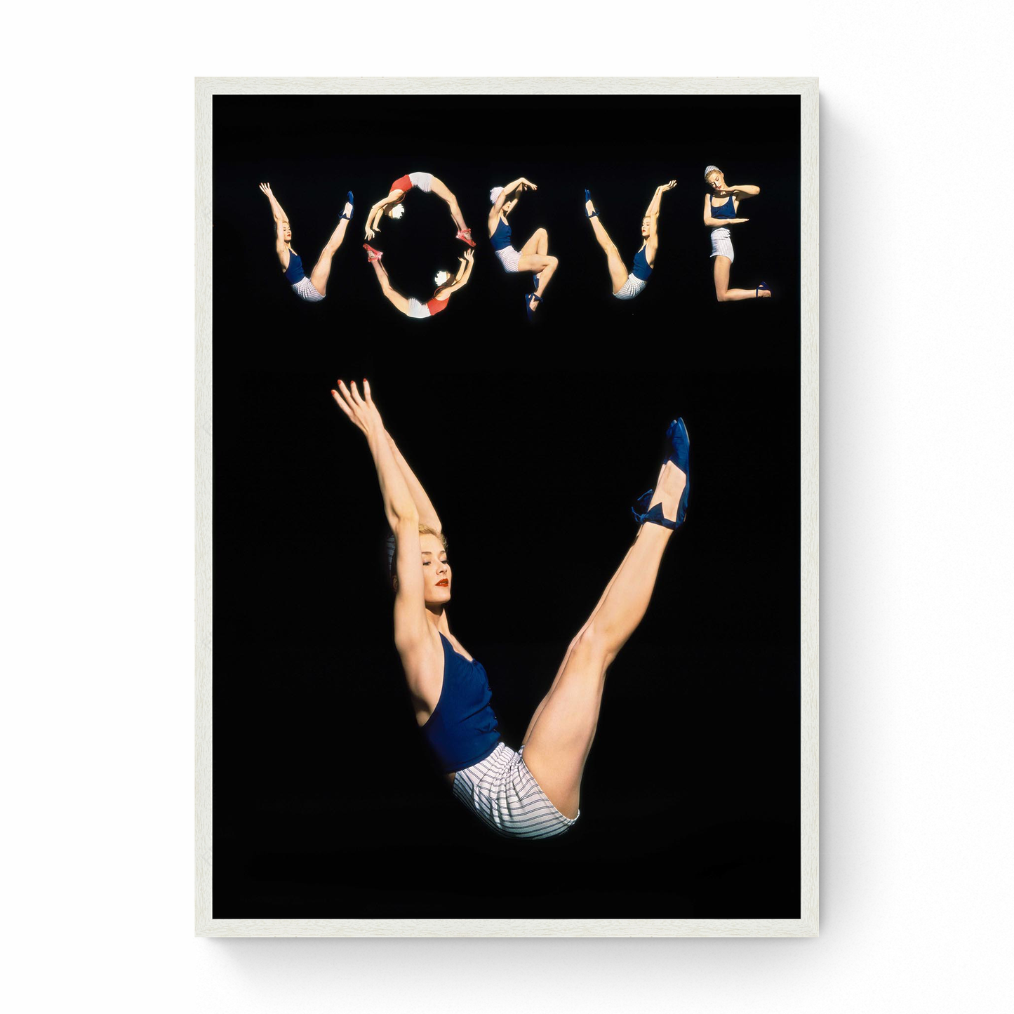 Model Lisa Fonssagrives on a Cover Vogue